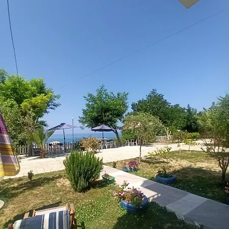 Gozhina Hotel Kryemedhej