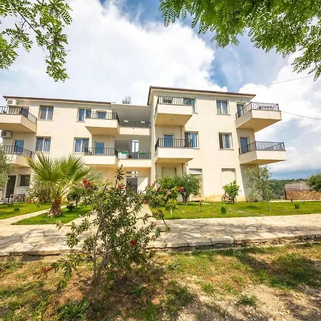 Hotel Gozhina 3*