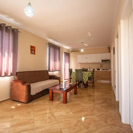 Gozhina Hotel 3*