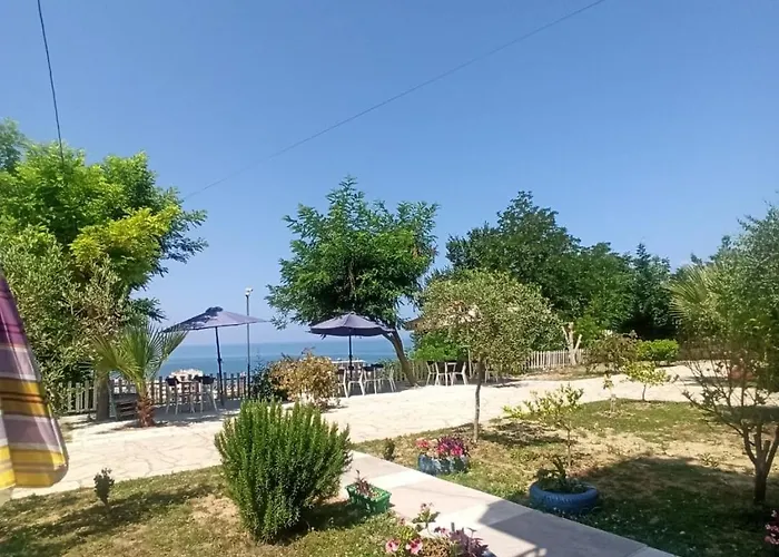 Gozhina Hotel Kryemëdhej